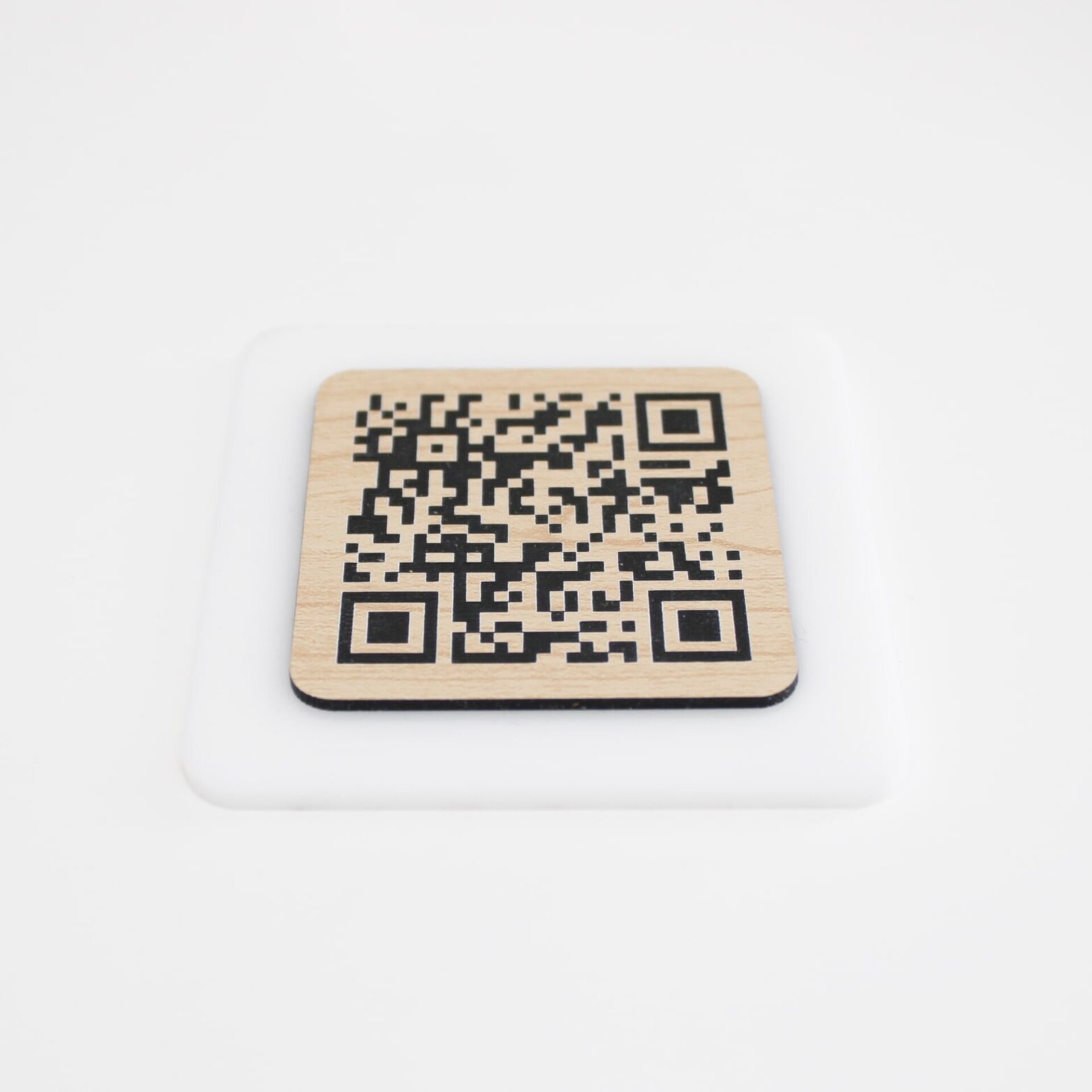 Placa QR metacrilato blanco - 4