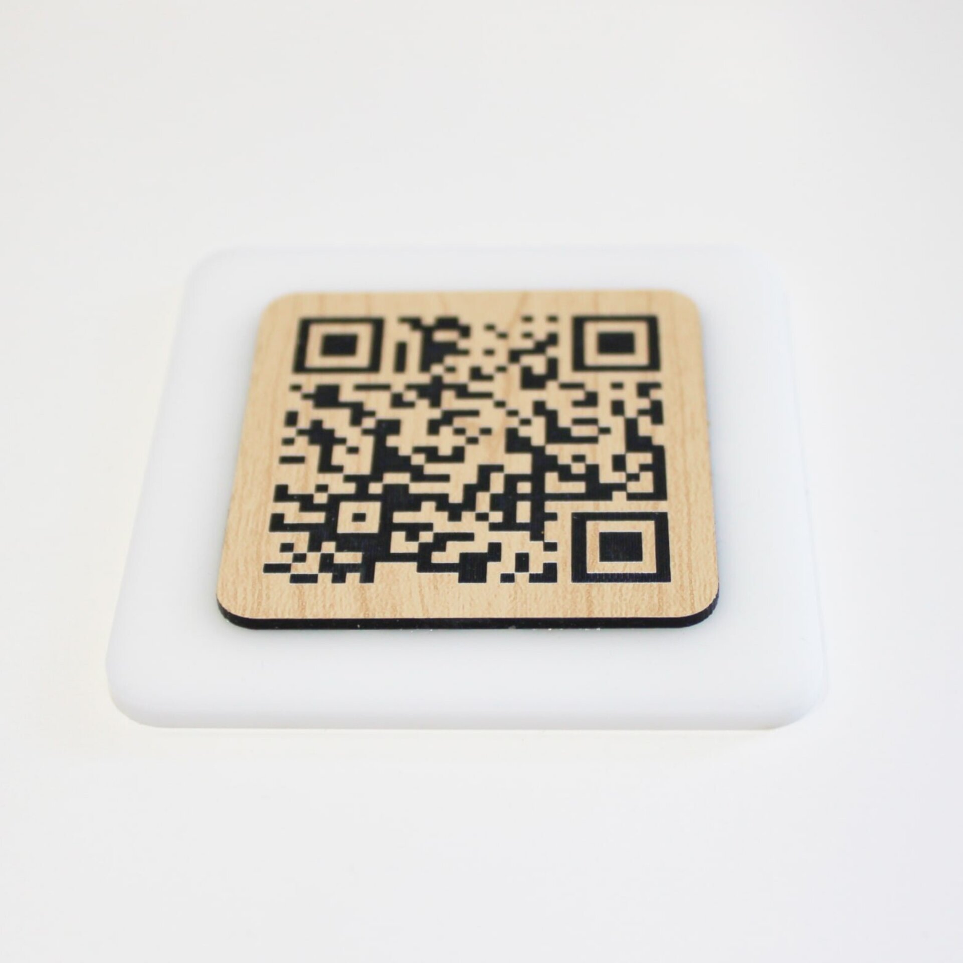 Placa QR metacrilato blanco - 3