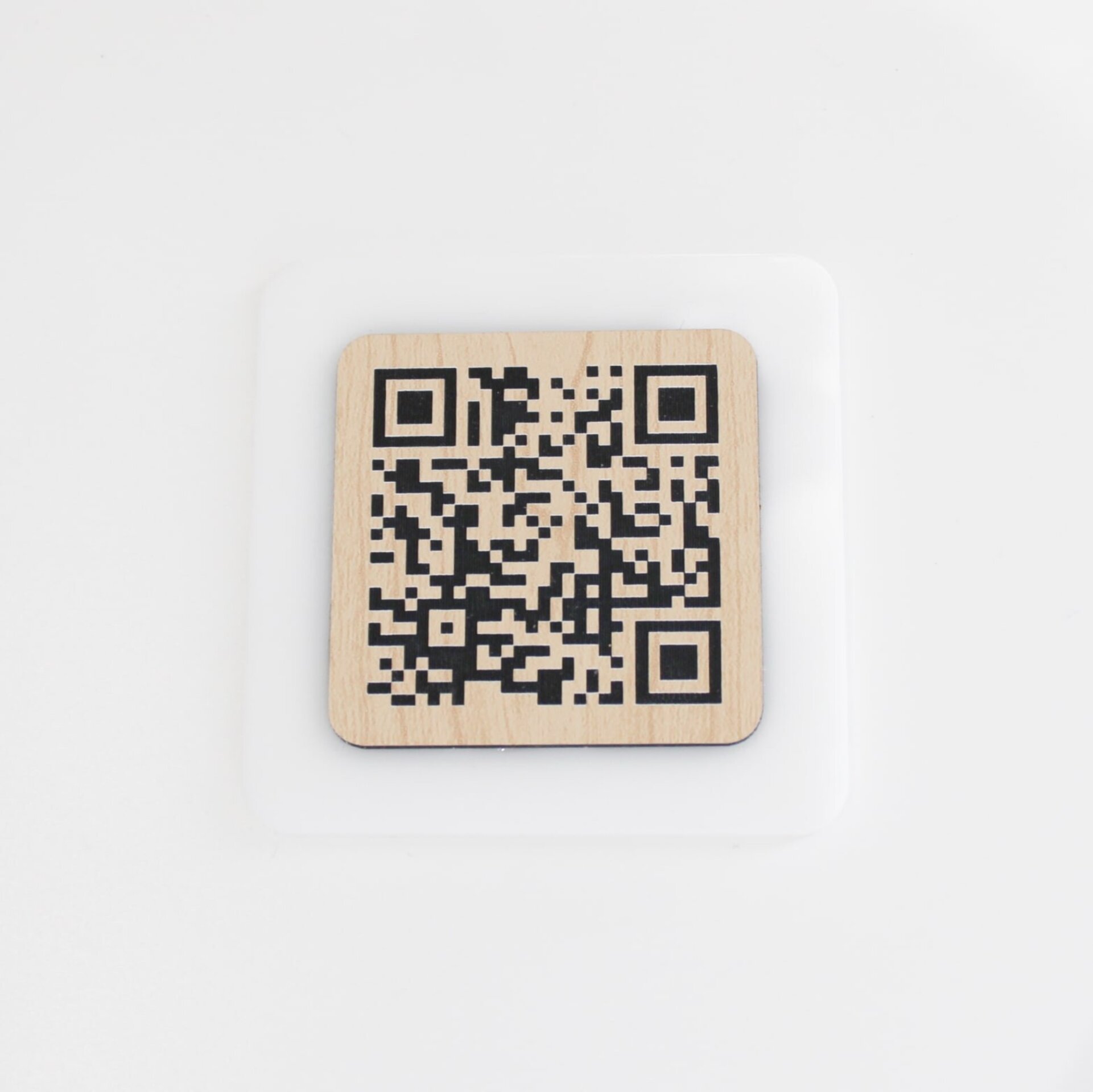 Placa QR metacrilato blanco - 6