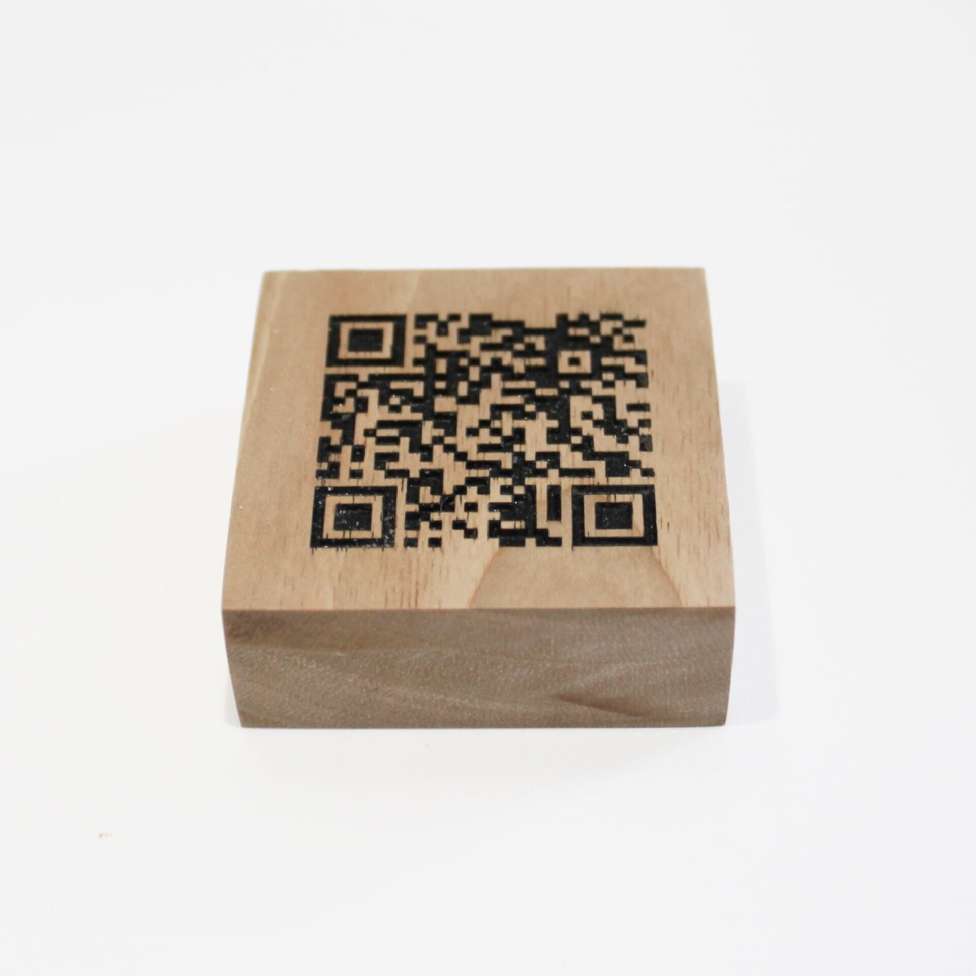 Taco QR madera Nogal - 2