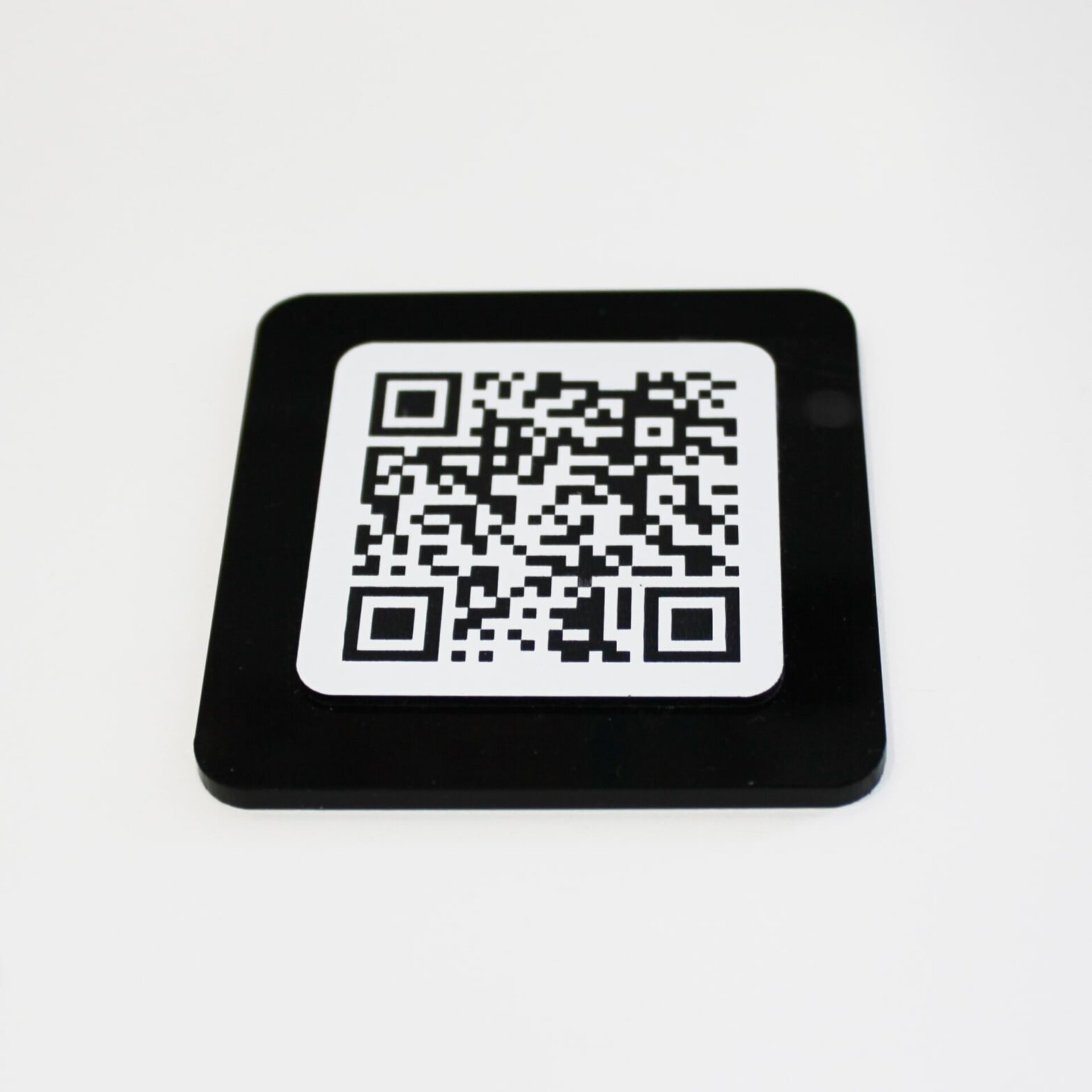 Placa QR metacrilato negro - 3